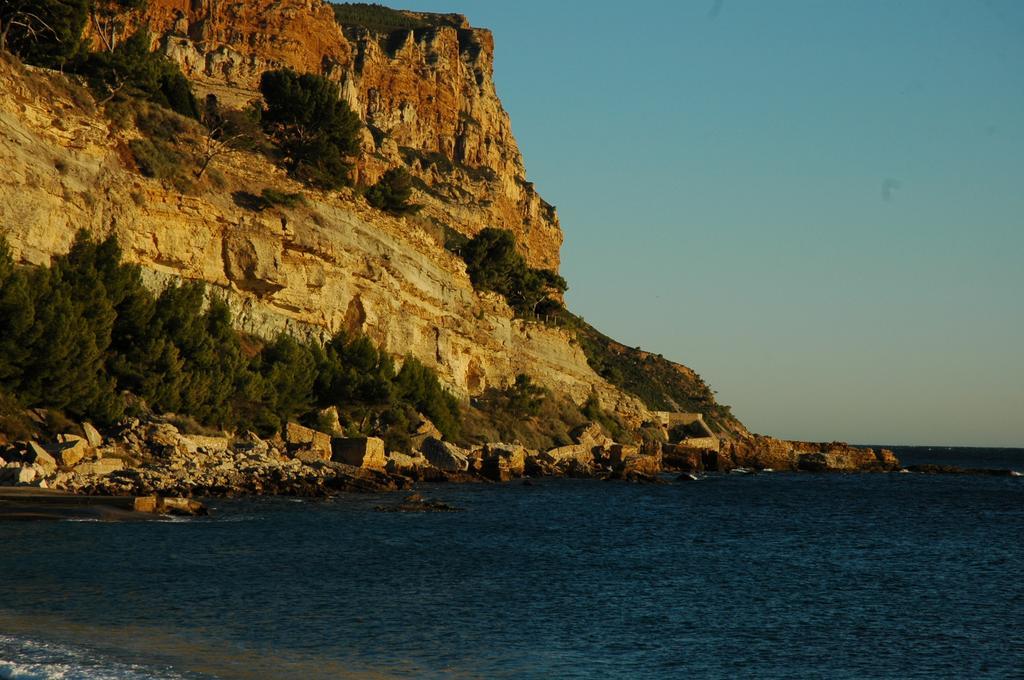 Cassis Loc - Chambre Meublee 外观 照片